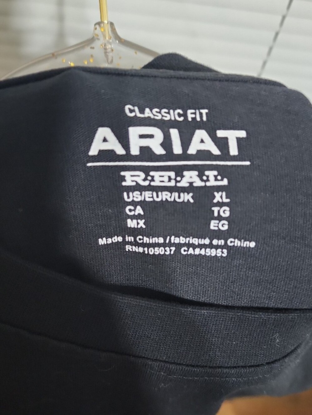 Ariat Black Long-Sleeve Crewneck with Small Shield Logo - Picture 3 of 6